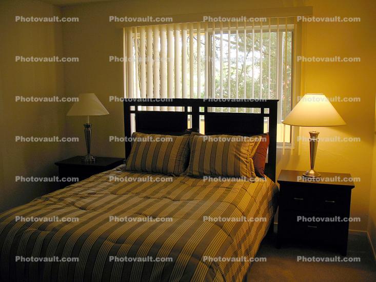 Bed, Lamps, Pillows, Window, lampshade