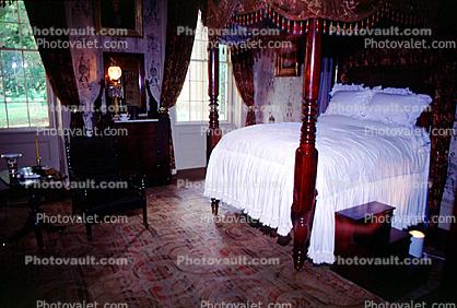 Bed, Post, Rug, Carpet, Lamp