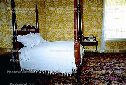 Bed, Post, Rug, Carpet, Wallpaper, Pillows