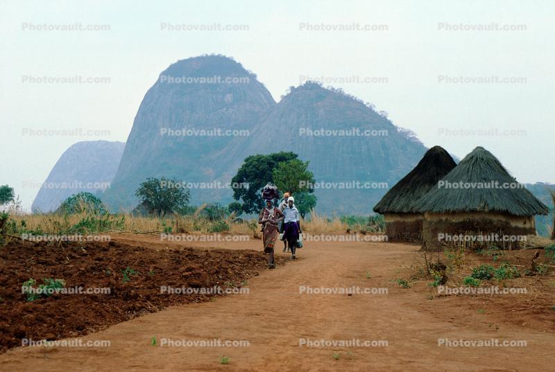 Dirt Road, Village, Homes, unpaved, Dzimwe