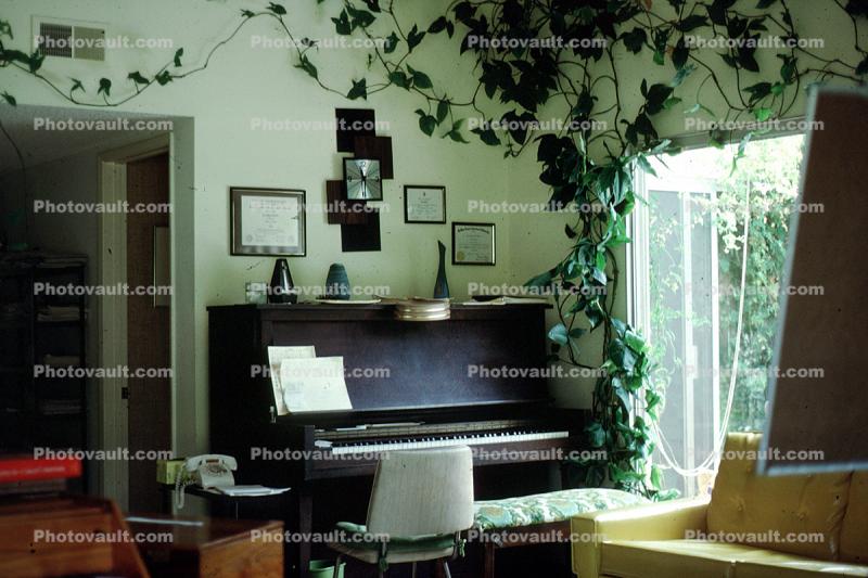 Eva Krutein's Piano, home, inside, interior, clock
