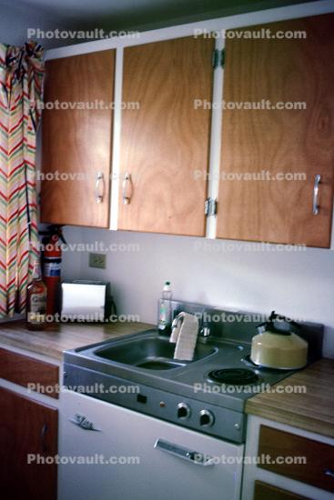 Electric Stove, cupboard, Sink, Hamilton Bermuda