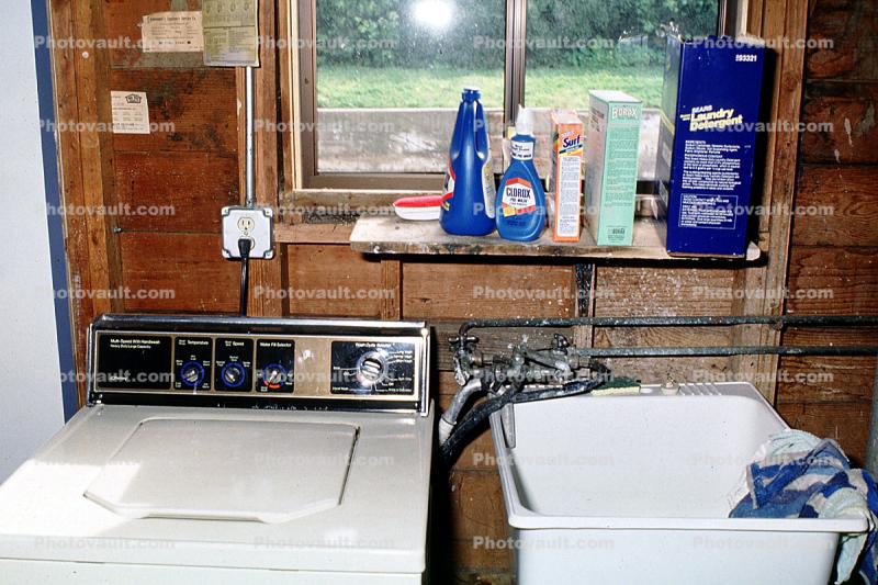 Washer, Sink, Cleaning Supplies