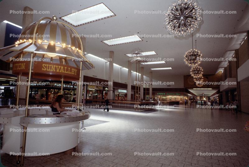 Sunvalley Shopping Center, Mall, interior, inside, 1980s