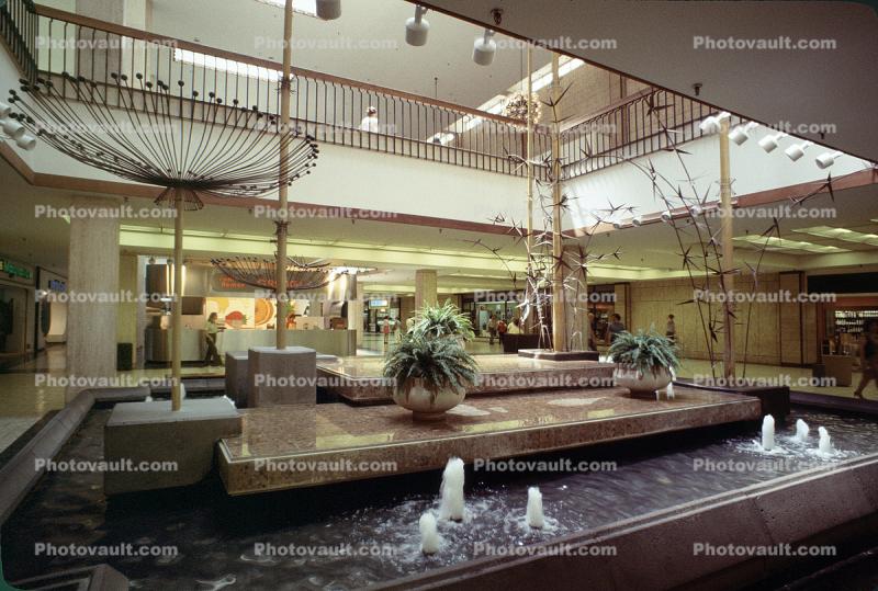Mall Center interior, inside, Water Fountain, aquatics, 1980s