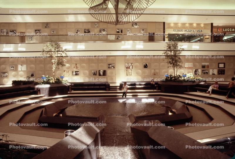 Stoneridge Mall Center, interior, inside, Water Fountain, aquatics, 1980s