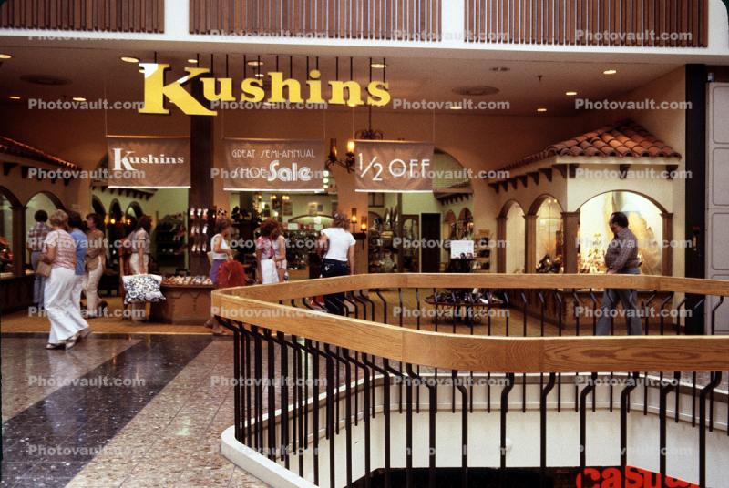 Kushins, Shopping Mall, interior, inside, indoors, shoppers, Sunvalley Mall, 1980s