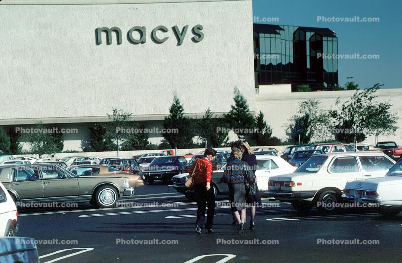 Macys, Macy's, parking lot, cars, women