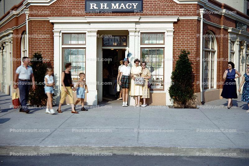 RH. Macy, store, people, 1950s
