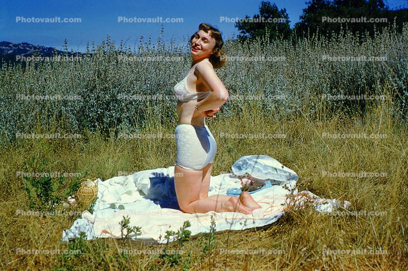 Girdle Woman, Panty Girdle, Striptease, Retro, Adriana, undressing, 1950s