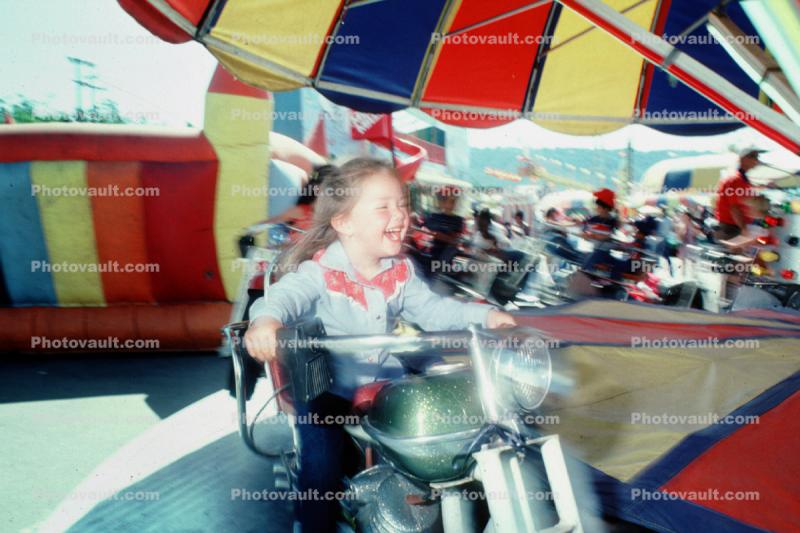 Smililng Girl, Fun, funny, ride, County Fair