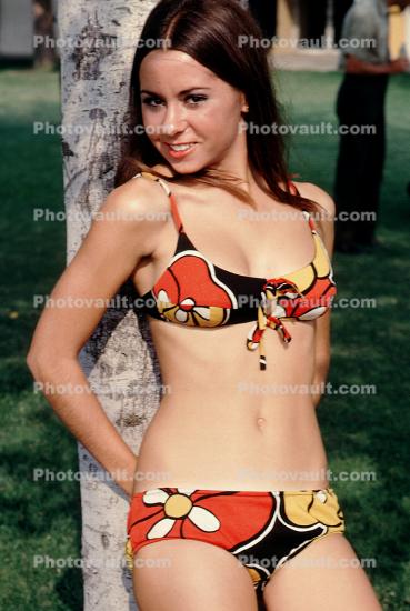 Bikini Woman, 1960s, Bellybutton, Hippy Chick