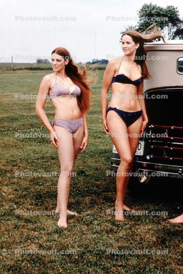 1960s, Posing, Ladies, Windy, Windblown
