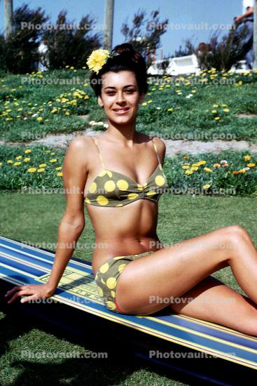 Skinny Lady, Woman, Polka-dot Bikini, Swimsuit, Sunny, Suntan, Sun Worshipper, Bellybutton, 1960s, Pageant