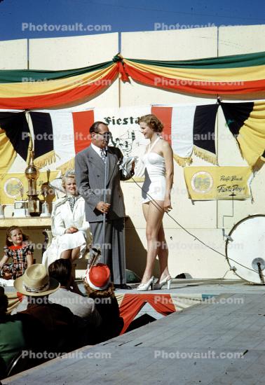 Ramp, Drum, man, announcer, Pacific Beach Swimsuit Contest, California, 1947, 1940s