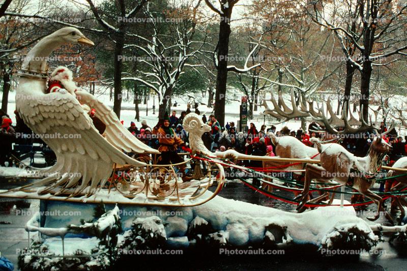 autumn, Goose, Swan, Sled, Golden Goose, Santa Claus, People Crowds, Macy's Thanksgiving Day Parade, Manhattan