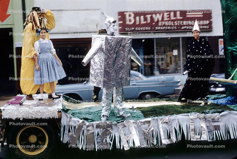 Dorothy, Wizard of Oz, the Tin Man, wizard, Lion, Car, automobile, Biltwell, Upsula, New York, 1950s