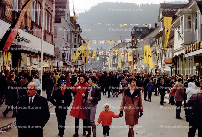 Parade, Fasnet, Carnival, People, Crowds, crowded, Schramberg, Baden-Wurttemberg, Black Forest, Germany, spectators