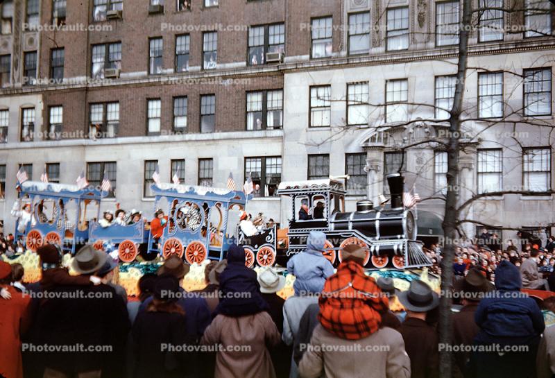 Trainset float, crowds, 1949, people, cold