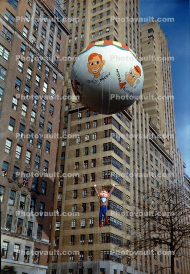 Howdy Doody, Mister Bluster, Helium Balloon, Trapeez, Macy's Thanksgiving Day Parade, 1949