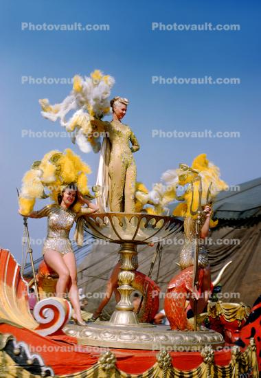 Golden Women in a Saucer, Feathers