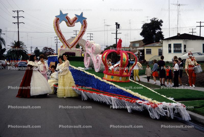 San Diego Parade Float, Women, Heart, Stars