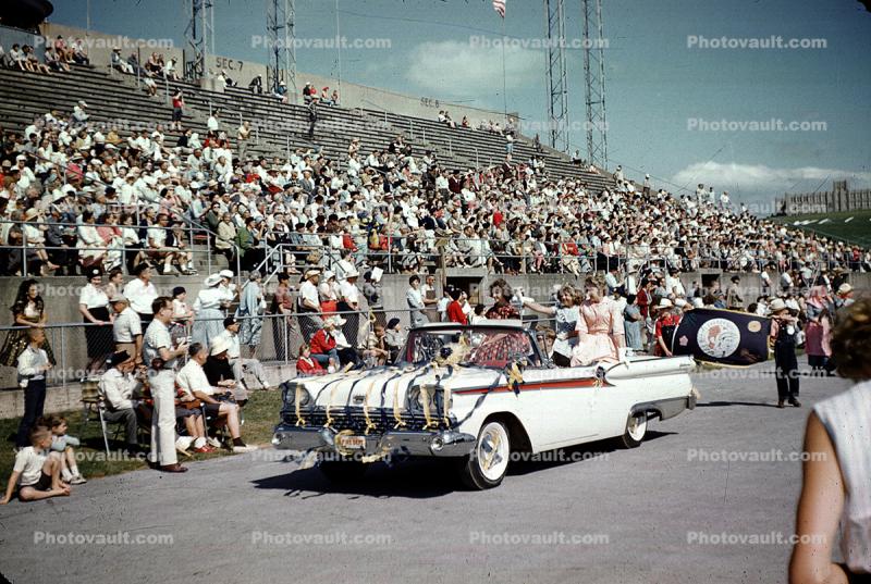 Ford Fairlane, crowds, spectators, 1950s