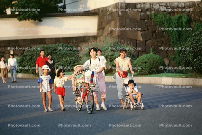 Brother, Sister, Siblings, Family, Women, Stroller, Imperial Palace Park, Tokyo
