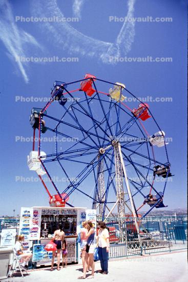 Ferris Wheel, Sky Writing, skywriter, smoke trails