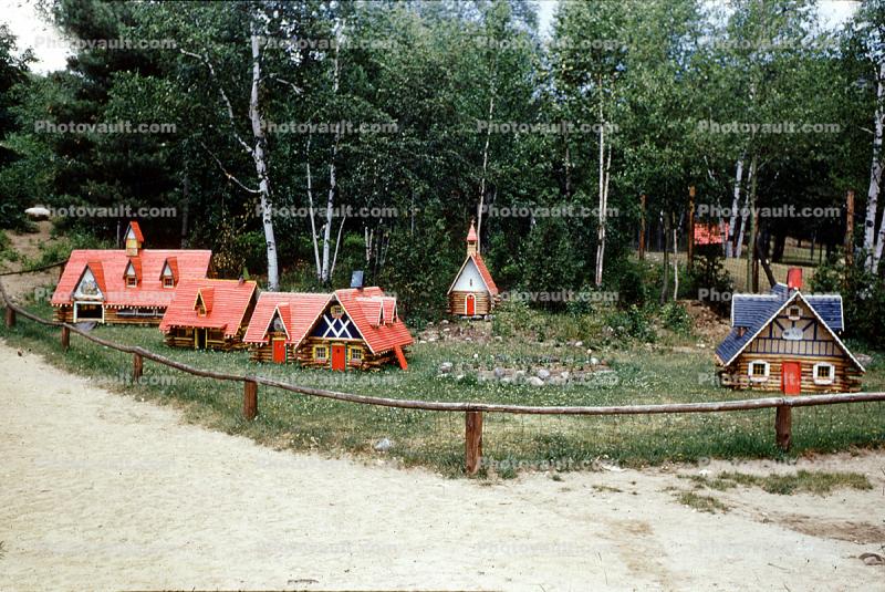 Miniature Village, red roof tops, forest, woodlands, Santa's Workshop, Elaine, North Pole, Adirondack Mountains, 1953, 1950s