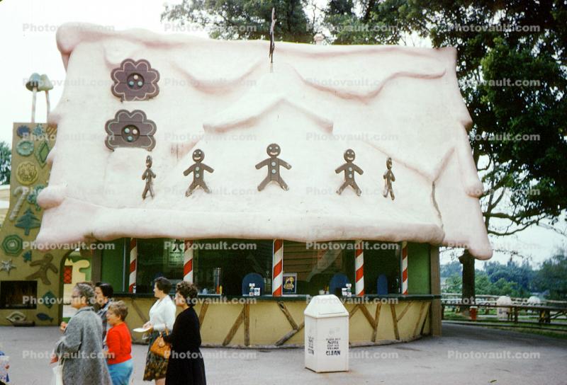Gingerbread Men, Pink Frosting Roof, shops, building, Santa's Village Amusement Park, Dundee Illinois, 1962, 1960s