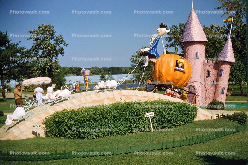 Cinderella Pumpkin Carriage, Pink Castle, Mice, Wisconsin Dells Storybook Land