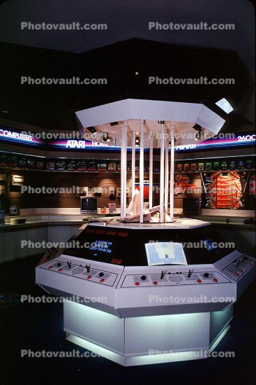 Atari Booth, Store
