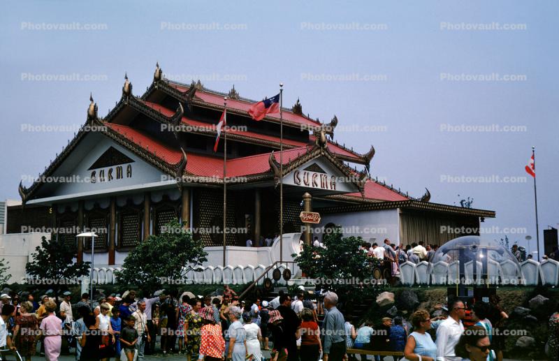 Burma Pavilion, Crowds, people