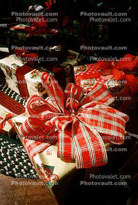 wrapped Presents, Ribbons, wrapping