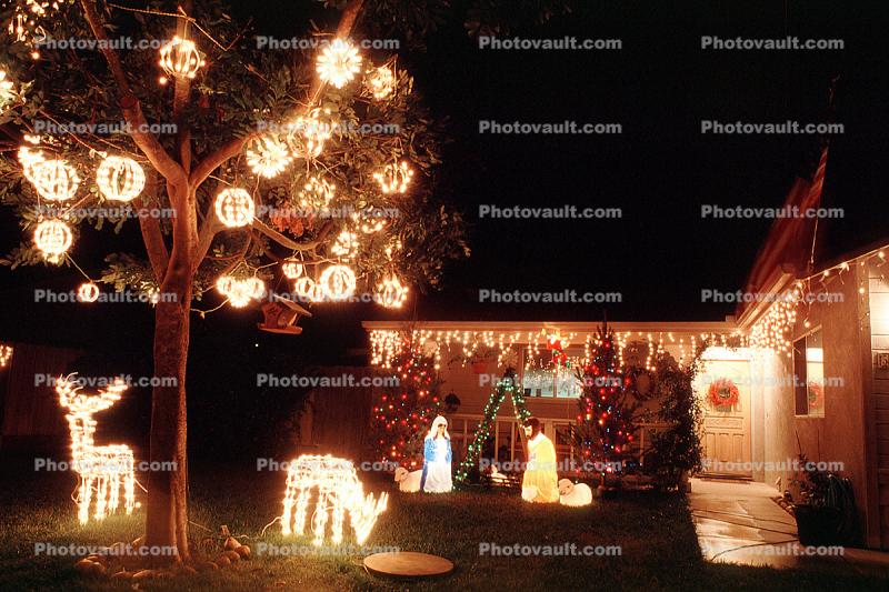 Nipomo, nativity scene, reindeer, tree balls