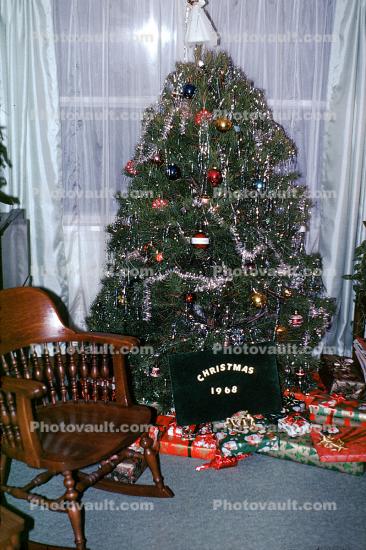 Presents, Decorations, Ornaments, Tree, Christmas Tree decorated, 1968, 1960s