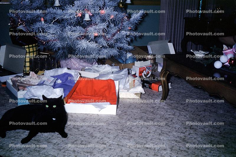 Black Cat, carpet, Tree, Decorations, Ornaments, Presents, 1970s