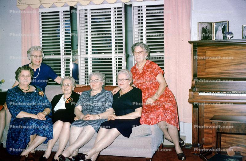 women, woman, Grandma, Sofa, Piano, Levelour blinds, 1940s