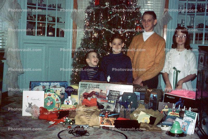 Kids, Children, Early Morning, Presents, Gifts, cateye glasses, 1960s