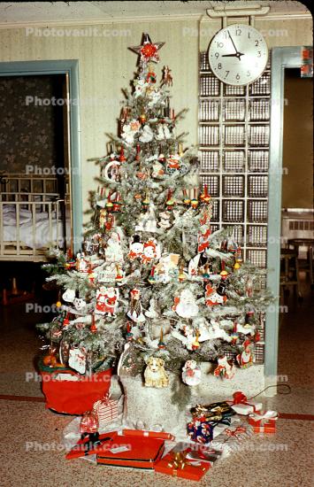 Tree, Presents, Gifts, Decorations, Ornaments, clock, 1950s