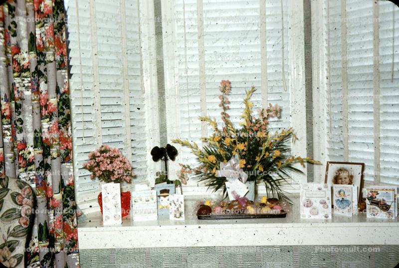Flowers, Greeting Cards, mantle, curtain, Levolor Blinds, Oaklyn NJ, 1950s