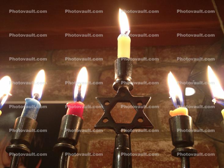 Menorah, Candles