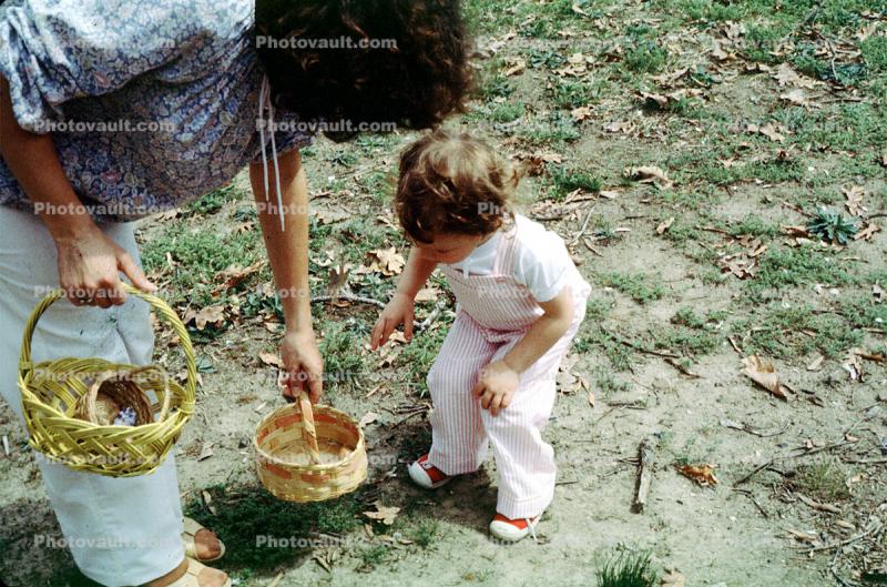 Eggs, Basket, Hunt, April 1981, 1980s