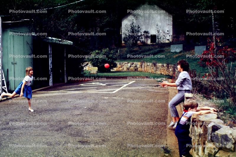 ball tossing, girls, April 1986