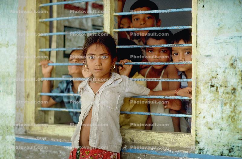 Girl, schoolgirl, boys, School in India, Desaibusaiera Gujarat