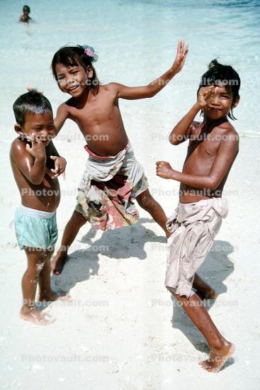 Boys, Girls, Fun, Beach, smiles, smiling, cute, Timor Indonesia