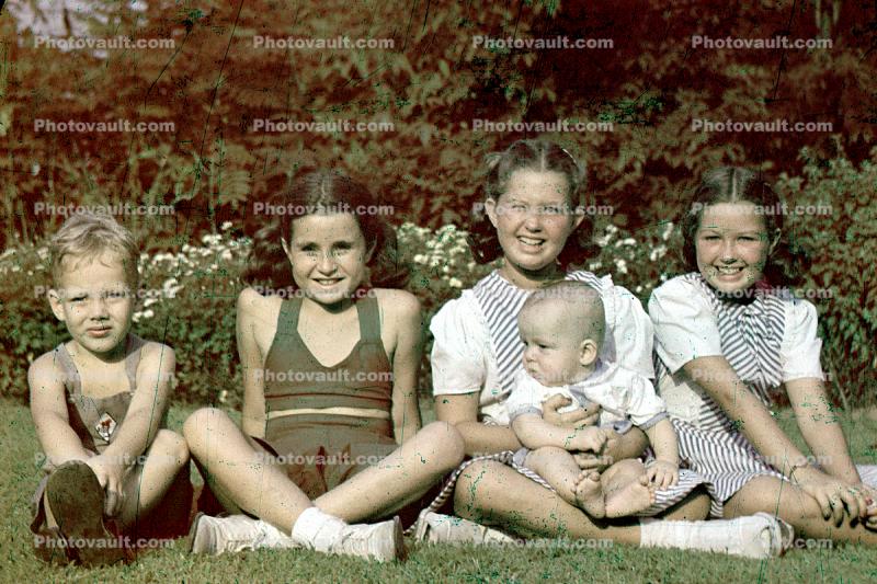 Girls, Sisters, Brothers, Siblings, Baby, Retro, Backyard, 1940s