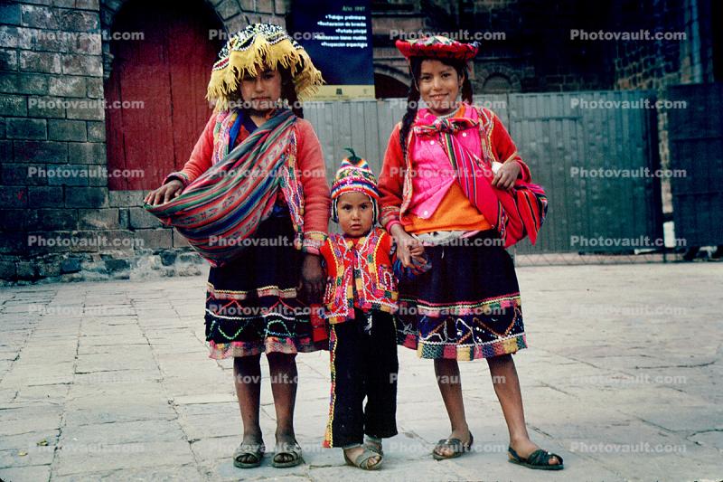 boy, girls, Cuzco, Peru