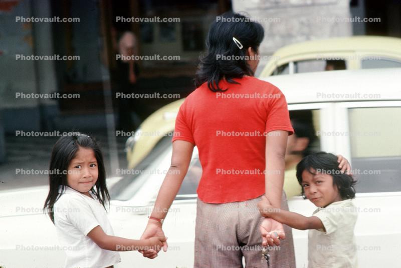 Girls with Mom, cars, Lima Peru, 1977, 1970s